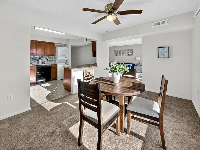 Brinkley House Apartments — Photo 9