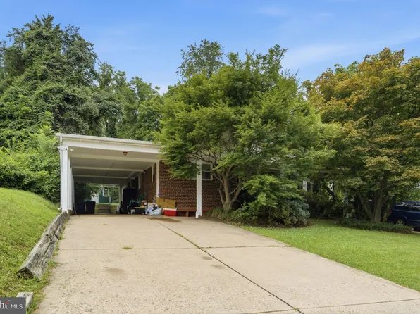 6105 Munson Hill Rd, Falls Church, VA 22044