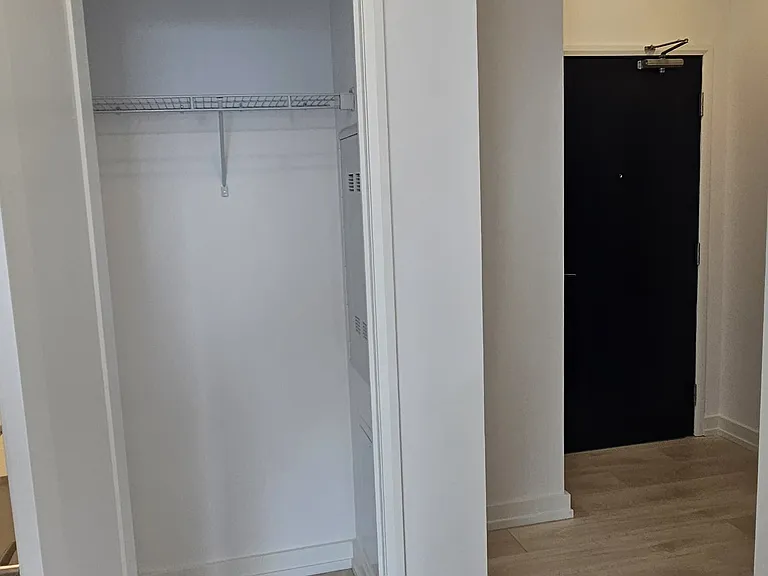 75 James St S #1602 — Photo 8