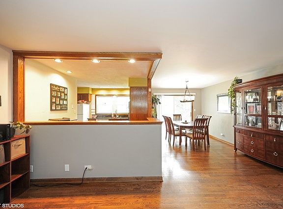 3rd image of 801 Silver Rock Ln