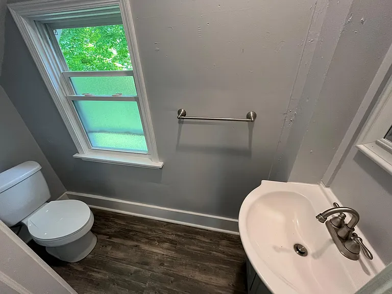 119 Henderson St — Photo 20