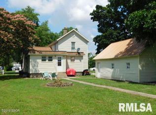110 Dewolf St, Odin, IL 62870