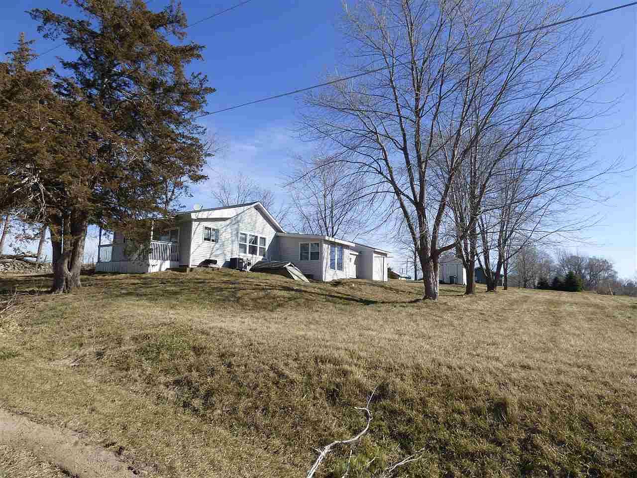 524 Oak St, Atalissa, IA 52720 MLS 202401138 Zillow