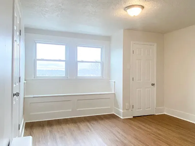 130 E Crafton Ave #3 — Photo 5