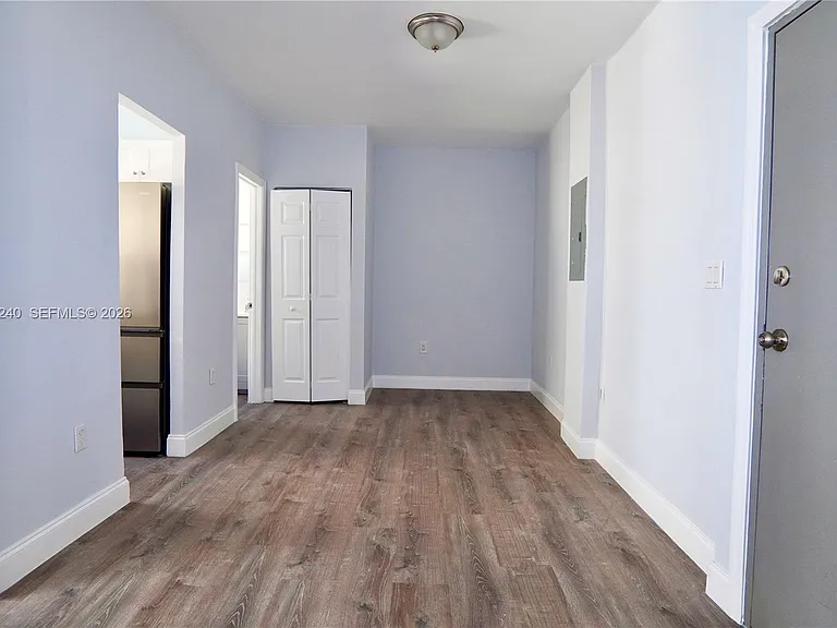 1142 SW 4th St #17 — Photo 5