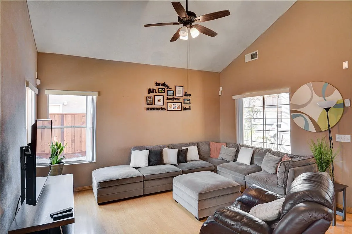 824 Bogetti Ln photo 1
