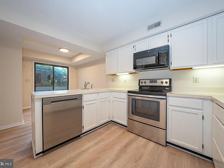 16 W Harrison Rd #16 — Photo 23