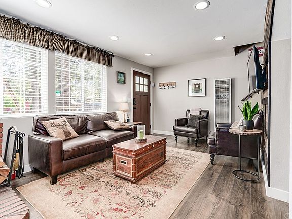 5th image of 134 Leonard Ln