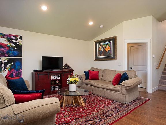 3rd image of 1604 Powers Blvd