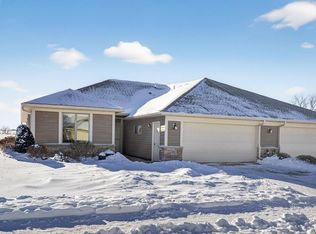 886 Southern Pine Ln SW, Rochester, MN 55902