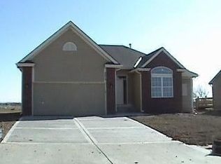 8809 NE 101st St, Kansas City, MO 64157