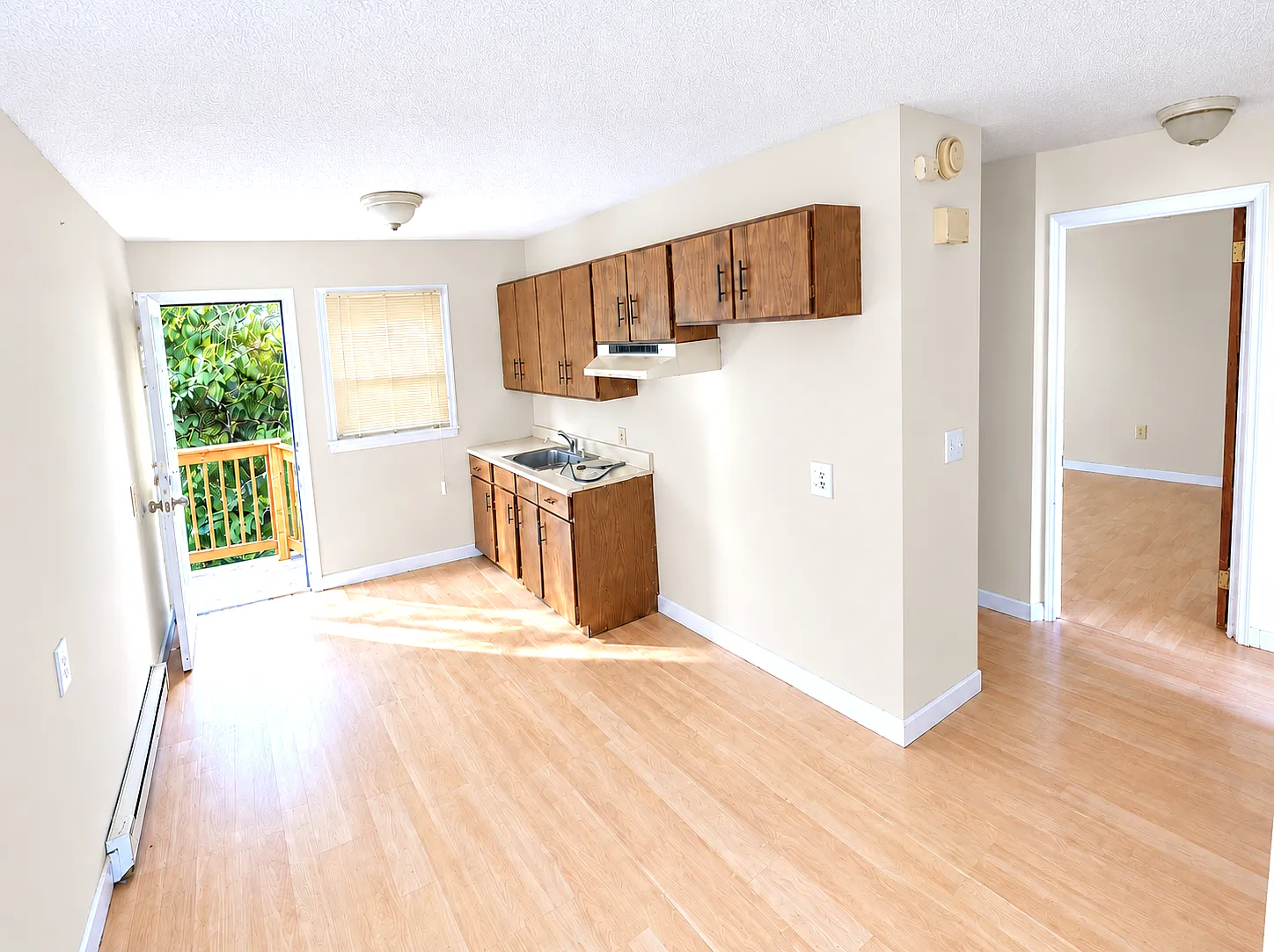 34 Royal Oak Dr — Photo 2