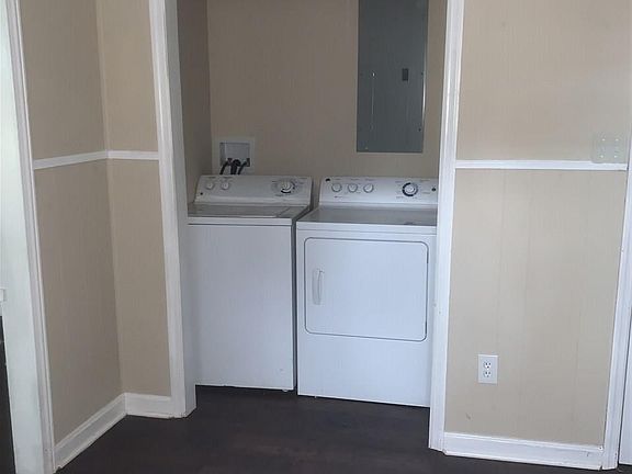 4th image of 211 Oakway Ave #215