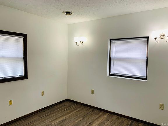 5th image of 1129 W 20th St
