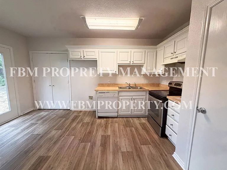 1309 N Clay St — Photo 14