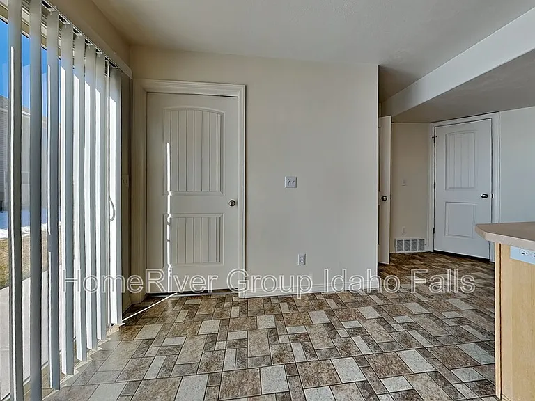 1629 N Stevens Dr #B — Photo 6