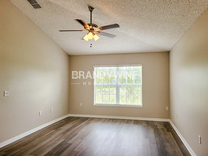 2564 Courtland Blvd — Photo 17