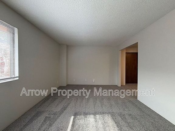 4th image of 1421 D St #4
