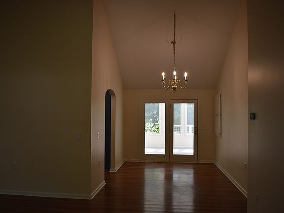 3rd image of 91 Upper Meadows Rd