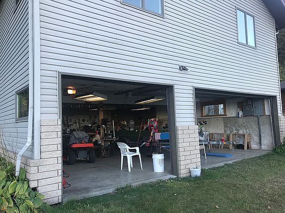 2nd image of 43557 Twin Bluffs Dr
