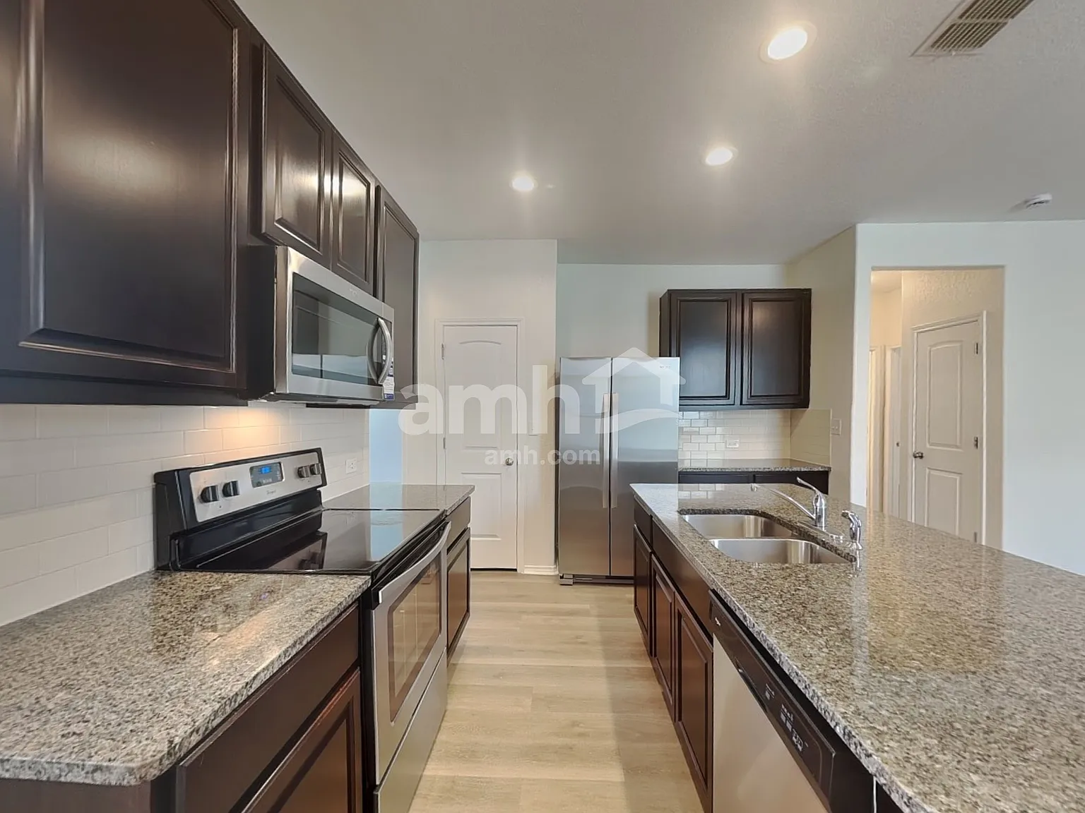3 bed, 2.0 bath, 1602 sqft, $1,625 — Photo 3