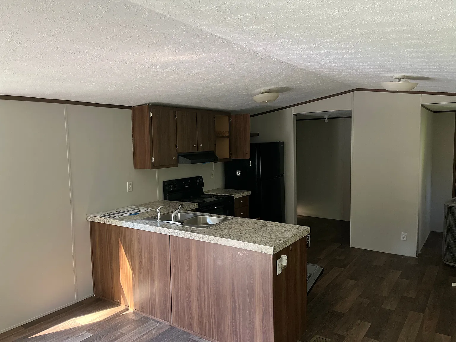 2 bed, 2.0 bath, 900 sqft, $1,400 — Photo 3