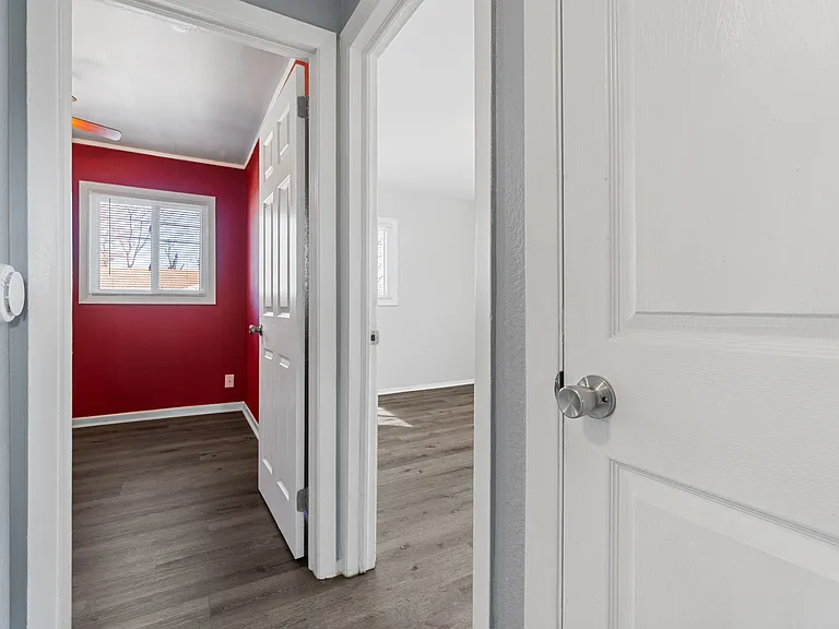 2249 Corbett Ave — Photo 8