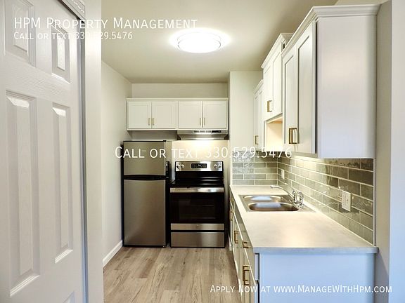 3rd image of 1015 Howe Ave #18