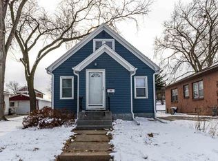 1010 W 9th St, Cedar Falls, IA 50613