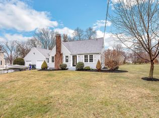 62 Stoneleigh Rd, Holden, MA 01520