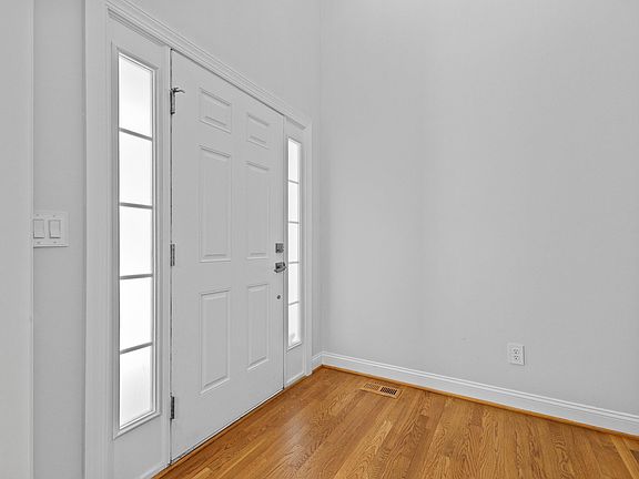 4th image of 5812 Catskill Ct