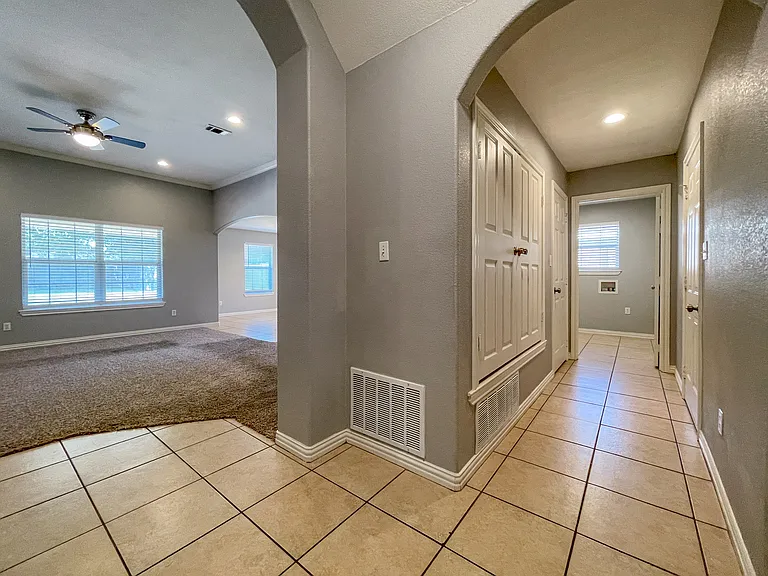 109 Red Oak Rd — Photo 3