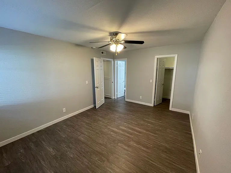 Park Plaza Apartments — Photo 130