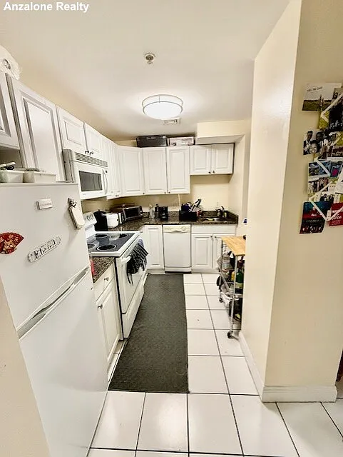 Studio, 400 sqft, $2,250 — Photo 2