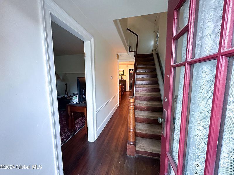 4th image of 6 North Street
