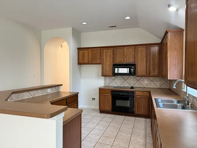 11342 Mansfield Dr — Photo 6