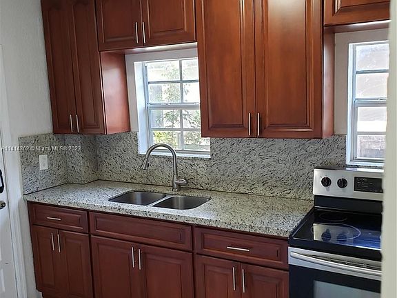 4th image of 6912 NE 5th Ave