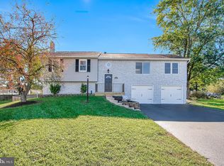 4327 Devonshire Dr, Dover, PA 17315