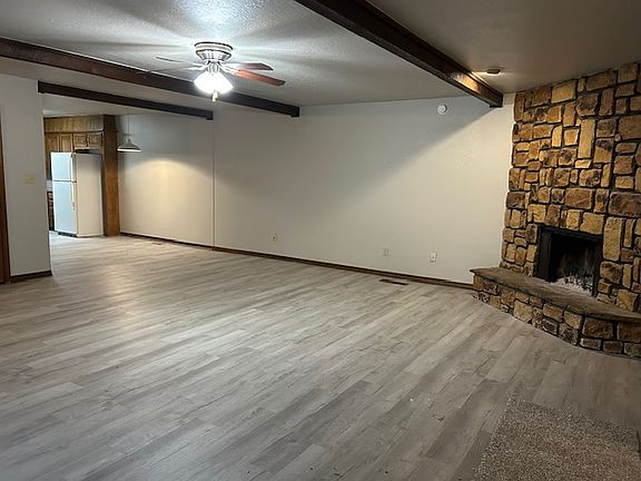 4th image of 608 S Chestnut Ave