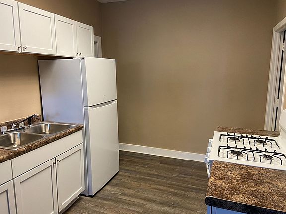 4th image of 801 Des Moines St #3