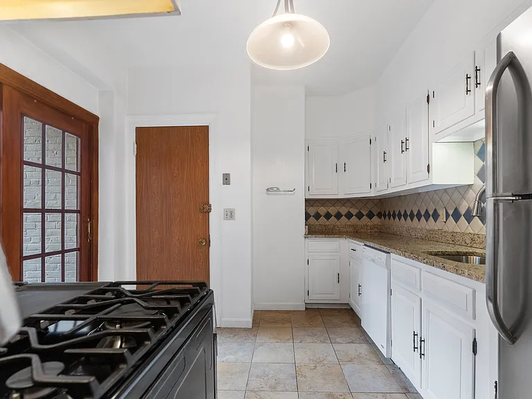 315 Tappan St #1 — Photo 11