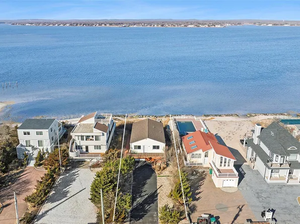 626 Dune Rd, Westhampton, NY 11977