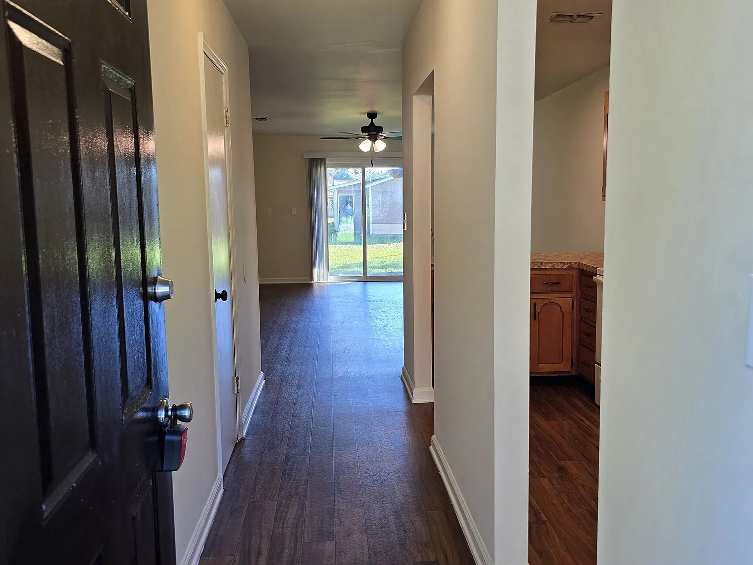 2 bed, 1.0 bath, 936 sqft, $1,200 — Photo 4
