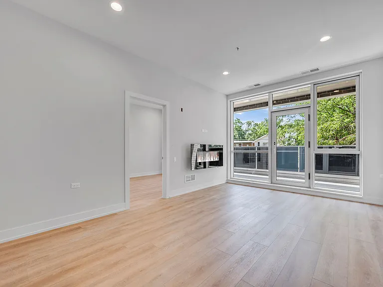 2928 W Medill Ave #508 — Photo 16