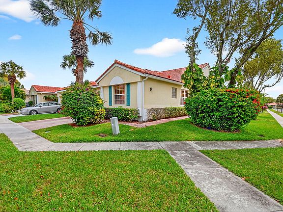 3rd image of 6276 Heliconia Road