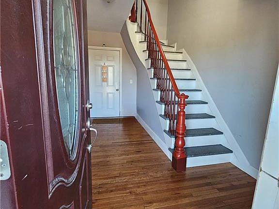 2nd image of 494 Wellington Ave