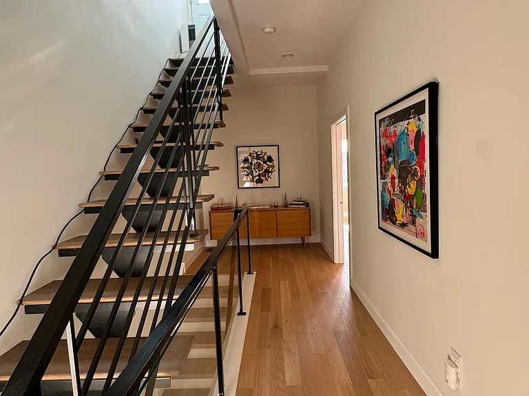 1314 Crease St — Photo 9