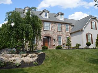 4838 S Hedgerow Dr, Allentown, PA 18103