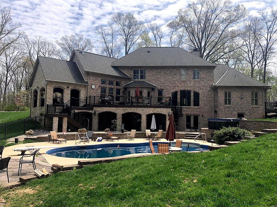 2nd image of 116 Cobblestone Hls