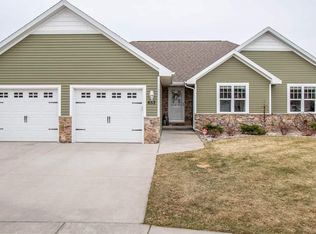 653 Pebblestone Cir, Hobart, WI 54155